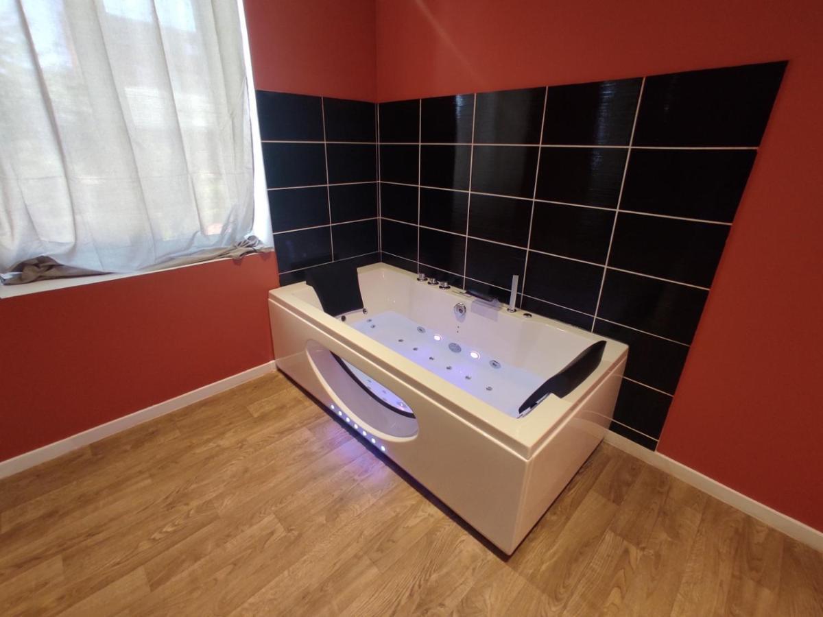 Ng Suitehome - Lille I Roubaix Centre I Coq Francais - Balneo - Netflix - Wifi Exterior foto